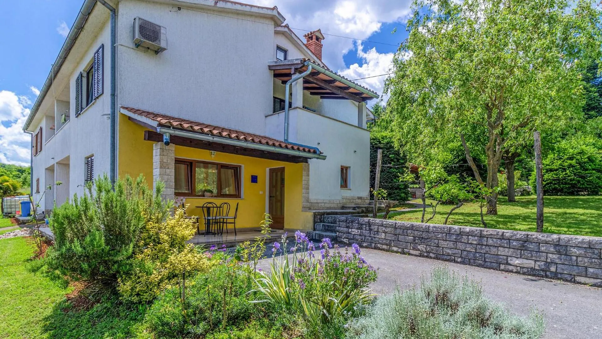 Nice Apartment In Karojba With Wifi